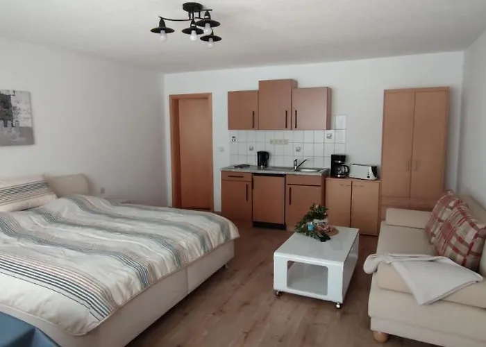 Ferienwohnung Am Thueringer Wald Wandern, Radfahren Und Parkplatz Direkt Vor Der Tuer